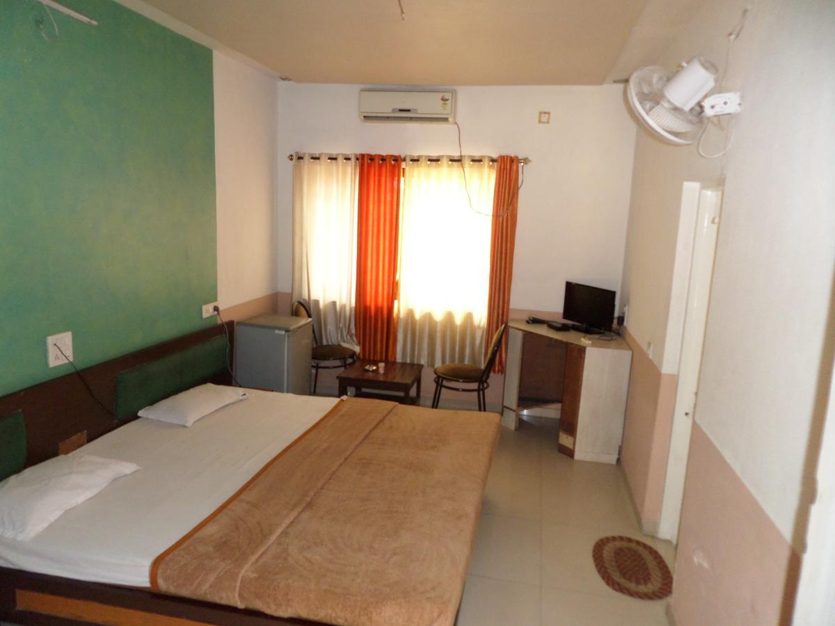 Hotel Ayodhya Nashik Exterior photo